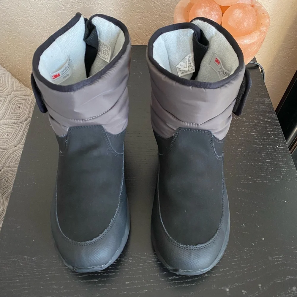 COPY - UGG Unisex Kids TOTY WEATHER Snow Black Boots Size 6